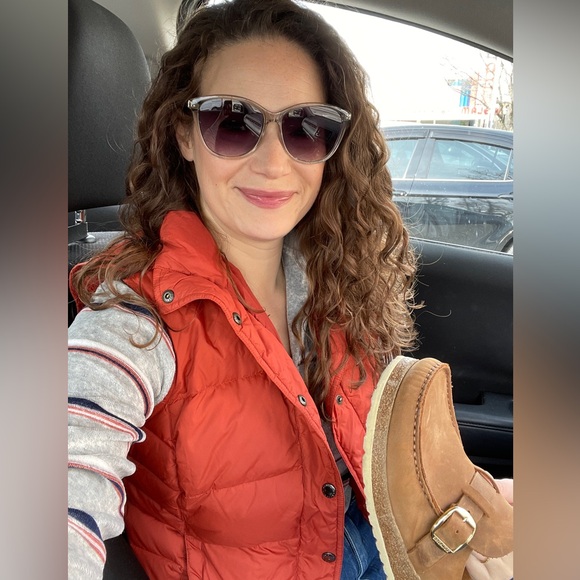 Meet your Posher, Amelia - Picture 3 of 8